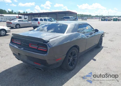 2018 Dodge Challenger Sxt z USA, uszkodzony, nr VIN 2C3CDZAG3JH149828